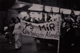 Fotografía pobladores del campamento Salvador Allende