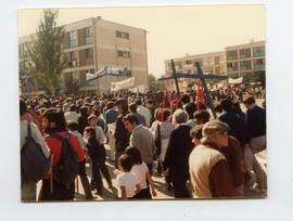 Grupo de personas en manifestación callejera