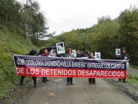 Manifestación  de AFDD en Colonia Dignidad