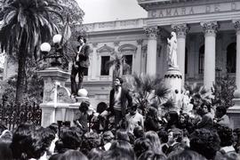 Fotografía de estudiantes secundarios en el Congreso Nacional