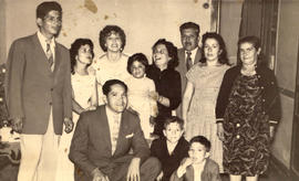 Marcos Quiñones junto a su familia