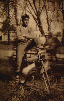 Eduardo Alarcón en bicicleta